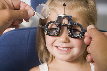 Comment choisir les verres pour des lunettes de vue enfant